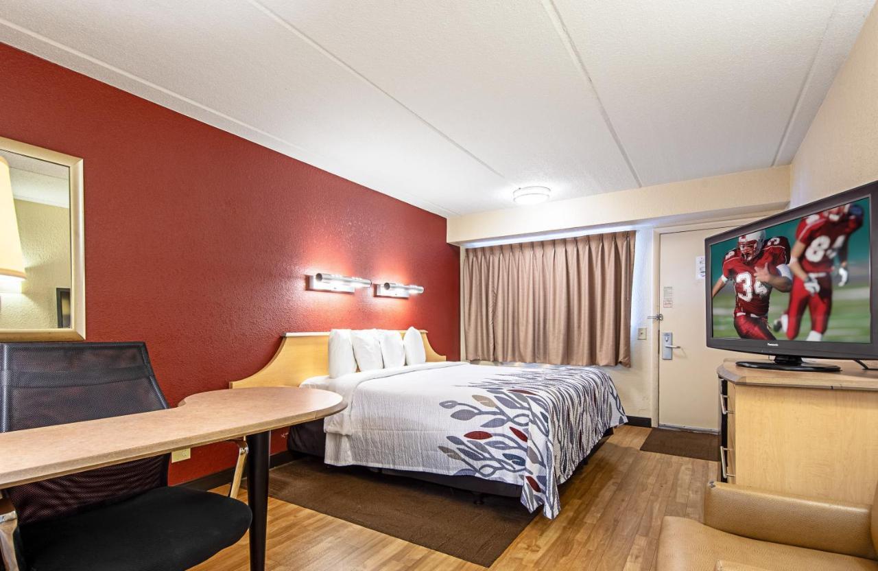 Red Roof Inn Fairmont Εξωτερικό φωτογραφία
