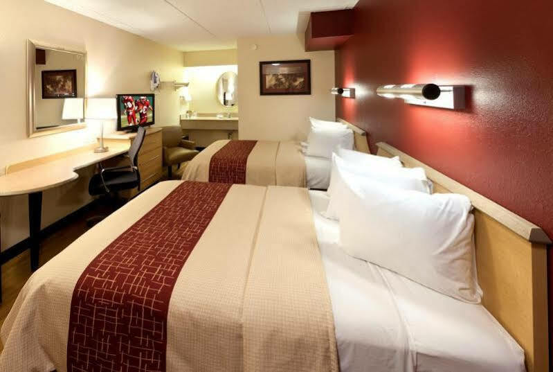 Red Roof Inn Fairmont Εξωτερικό φωτογραφία
