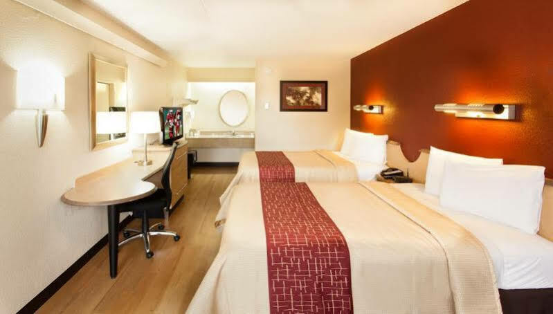 Red Roof Inn Fairmont Εξωτερικό φωτογραφία